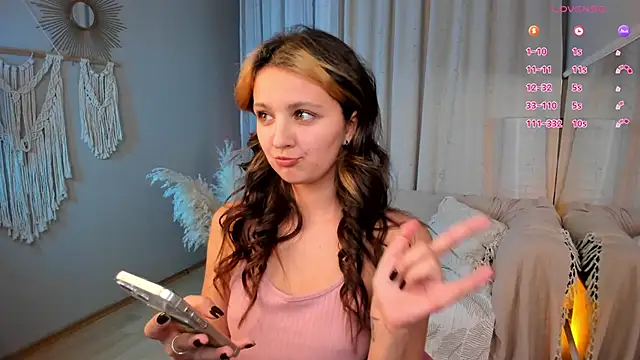 Snapshot of LilLisa chatting on 22, 11, 2025 LilLisa online show from 22, 11, 2025