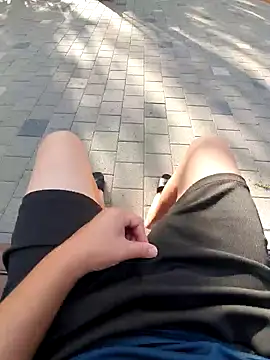 Snapshot of starvingo2002 chatting on 21, 9, 2025 starvingo2002 online show from 21, 9, 2025