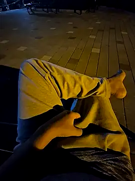 Snapshot of starvingo2002 chatting on 23, 9, 2025 starvingo2002 online show from 23, 9, 2025