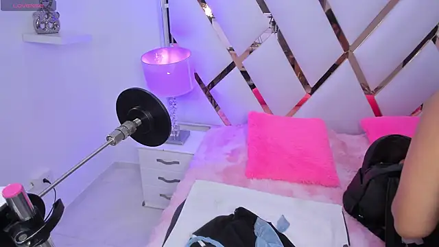 megann  up online show from 14, 11, 2025