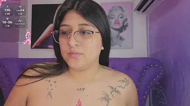 Snapshot of megann__up chatting on 17, 5, 2026 megann up online show from 17, 5, 2026