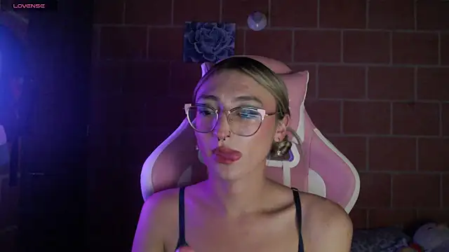 Andrea camilaaa online show from 21, 4, 2026