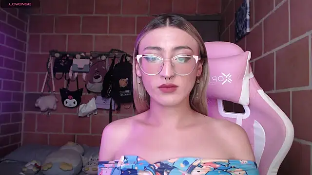 Andrea camilaaa online show from 9, 6, 2026
