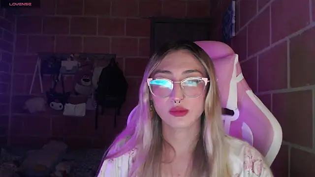 Andrea camilaaa online show from 24, 7, 2026