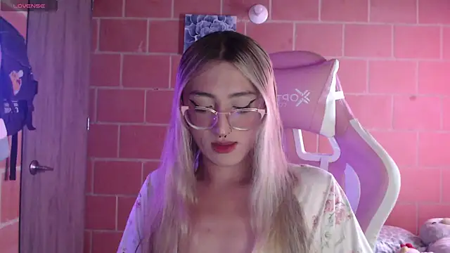 Andrea camilaaa online show from 21, 4, 2026