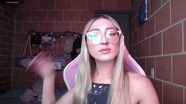 Andrea camilaaa online show from 26, 5, 2026