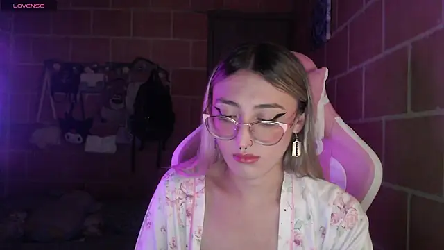 Andrea camilaaa online show from 18, 7, 2026
