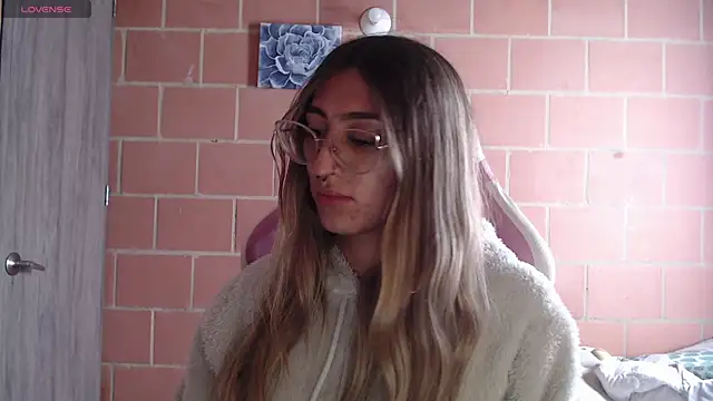 Andrea camilaaa online show from 28, 10, 2025