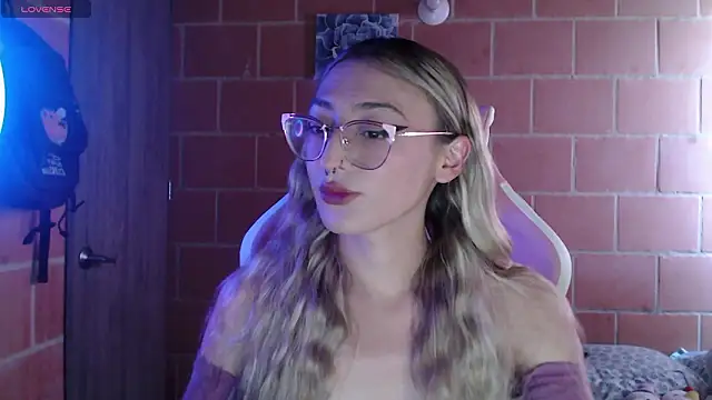 Andrea camilaaa online show from 26, 3, 2026