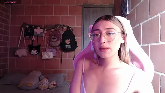Andrea camilaaa online show from 25, 5, 2026