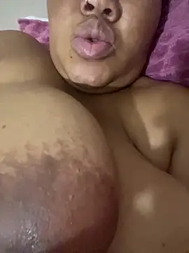 Snapshot of Yellowriider chatting on 1, 2, 2026 Yellowriider online show from 1, 2, 2026