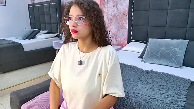 Angelique Angell online show from 3, 2, 2026