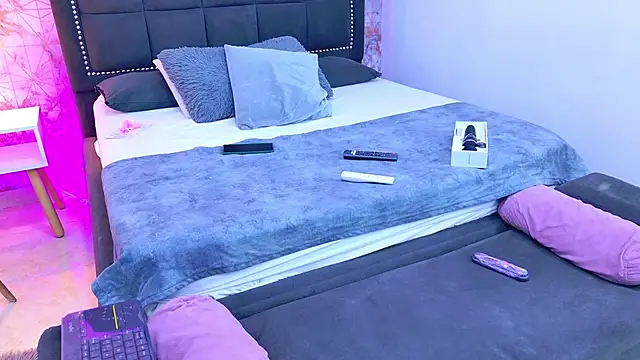 Angelique Angell online show from 7, 3, 2026