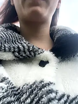 Snapshot of raen001 chatting on 3, 11, 2025 raen001 online show from 3, 11, 2025