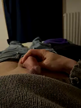 Snapshot of Porco_assetato chatting on 15, 12, 2025 Porco assetato online show from 15, 12, 2025