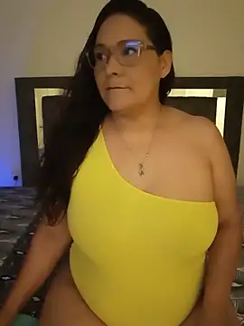 Laurasofia01 online show from 2, 6, 2026