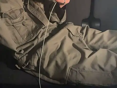 Snapshot of CAMEL1913 chatting on 14, 11, 2025 CAMEL1913 online show from 14, 11, 2025