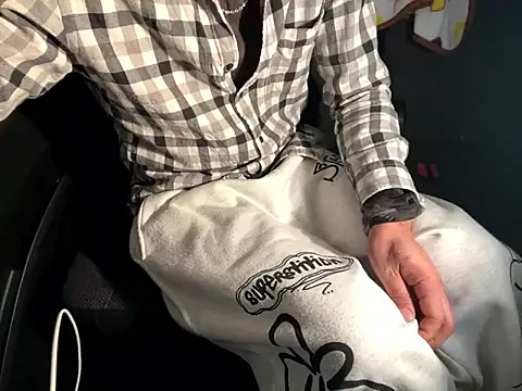 Snapshot of CAMEL1913 chatting on 15, 11, 2025 CAMEL1913 online show from 15, 11, 2025