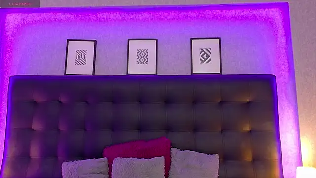 Sharonevanss  online show from 4, 6, 2026
