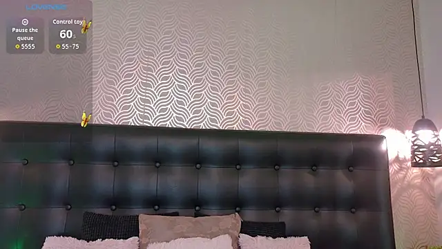 Sharonevanss  online show from 17, 11, 2025