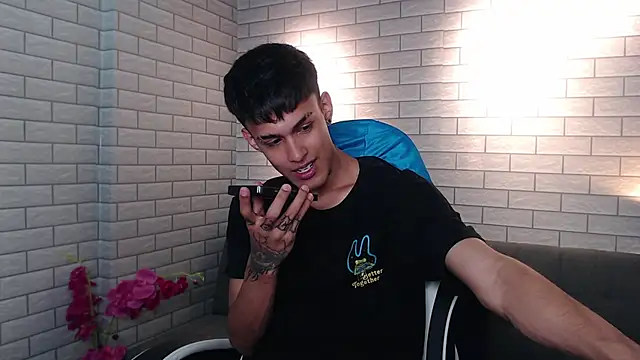 Thiago twink online show from 19, 9, 2025