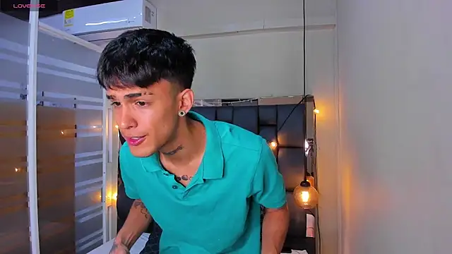 Thiago twink online show from 23, 9, 2025