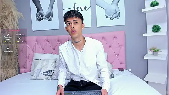 Thiago twink online show from 22, 9, 2025