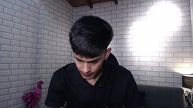 Thiago twink online show from 24, 9, 2025