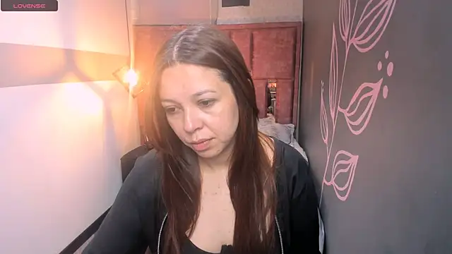 Snapshot of Isa_Thompson__ chatting on 12, 9, 2025 Isa Thompson online show from 12, 9, 2025