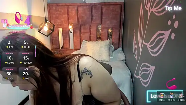 Snapshot of Isa_Thompson__ chatting on 22, 9, 2025 Isa Thompson online show from 22, 9, 2025
