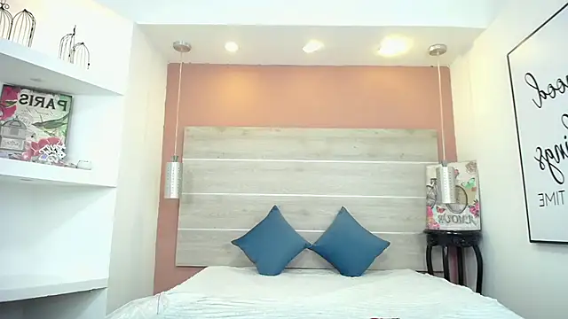 AlexandraCambell online show from 8, 11, 2025