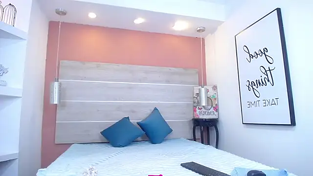 AlexandraCambell online show from 19, 11, 2025