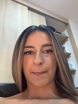 NIQUEILLA8 online show from 10, 3, 2026