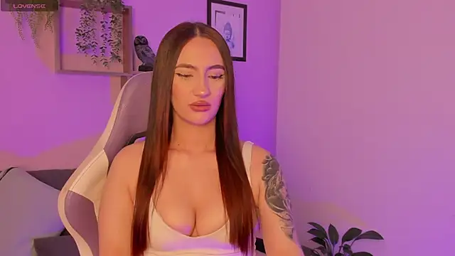 Snapshot of _CELESTE_MOORE chatting on 24, 10, 2025 CELESTE MOORE online show from 24, 10, 2025