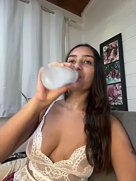 hannahhotwife online show from 15, 4, 2026