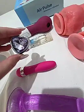 Snapshot of abrilour chatting on 17, 10, 2025 abrilour online show from 17, 10, 2025