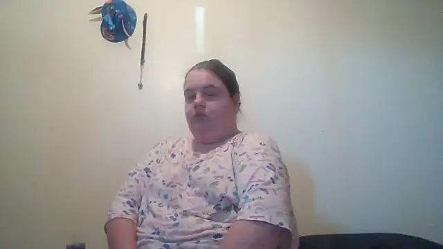 Snapshot of LittleBunny3 chatting on 14, 10, 2025 LittleBunny3 online show from 14, 10, 2025