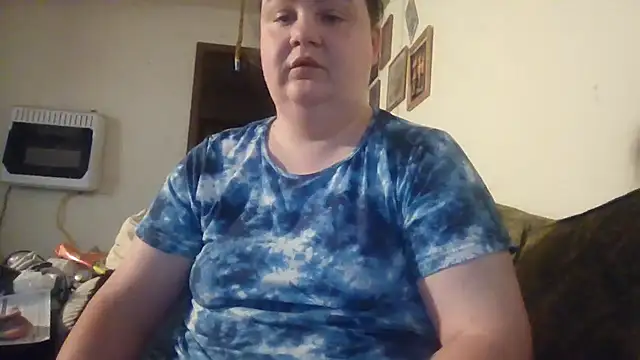 Snapshot of LittleBunny3 chatting on 12, 10, 2025 LittleBunny3 online show from 12, 10, 2025