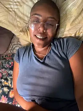 Snapshot of aliasyourfav chatting on 9, 11, 2025 aliasyourfav online show from 9, 11, 2025