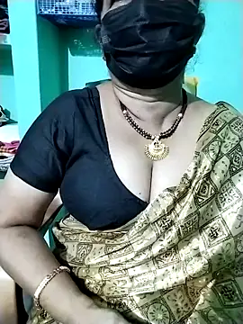 Snapshot of aarthika chatting on 19, 10, 2025 aarthika online show from 19, 10, 2025