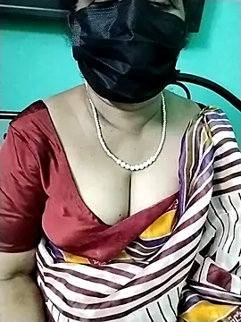 Snapshot of aarthika chatting on 12, 10, 2025 aarthika online show from 12, 10, 2025