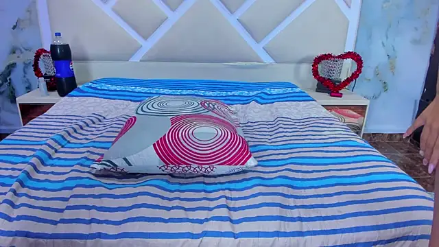 Innocent Looks online show from 10, 11, 2025