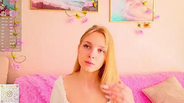 Snapshot of CindyGreen chatting on 12, 10, 2025 CindyGreen online show from 12, 10, 2025