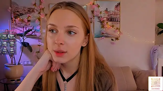 Snapshot of CindyGreen chatting on 27, 10, 2025 CindyGreen online show from 27, 10, 2025