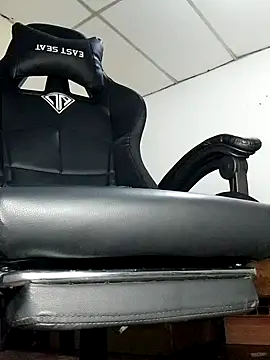 Snapshot of Bosssweet22cm chatting on 16, 12, 2025 Bosssweet22cm online show from 16, 12, 2025