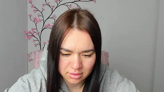 Lola Saymyname online show from 12, 4, 2026