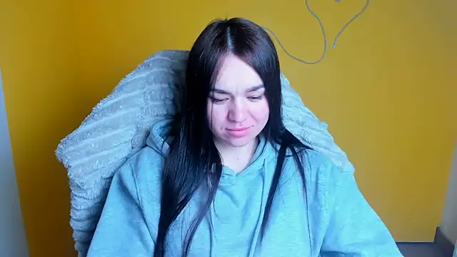 Lola Saymyname online show from 18, 4, 2026