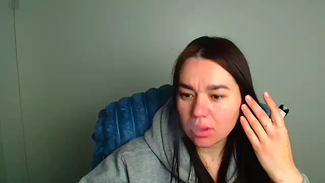 Lola Saymyname online show from 2, 5, 2026