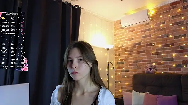 EmiliDen online show from 4, 11, 2025