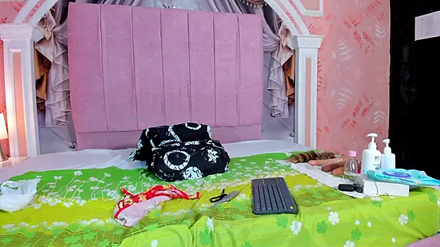 mishell lovely online show from 7, 11, 2025